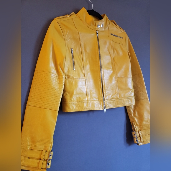 Super cute and fun yellow leather jacket! Size Small. Looks brand new! - Picture 5 of 5